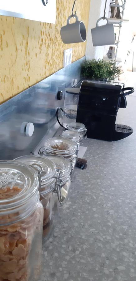 21 Suites Deluxe Stay Near The Airport Markópoulon エクステリア 写真